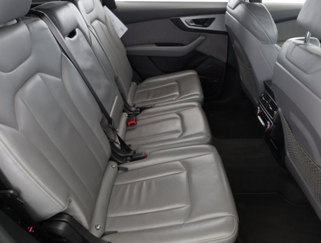 Audi Q7  3.0 TDI S-Line