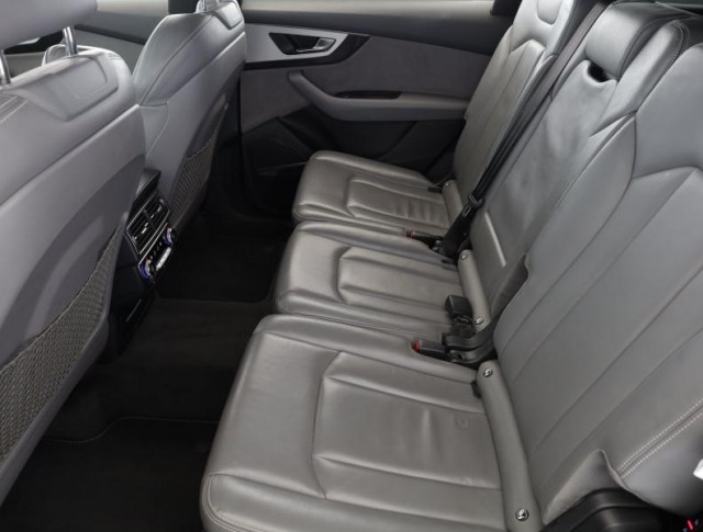 Audi Q7  3.0 TDI S-Line