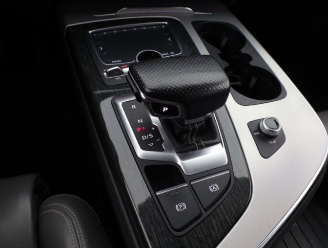 Audi Q7  3.0 TDI S-Line