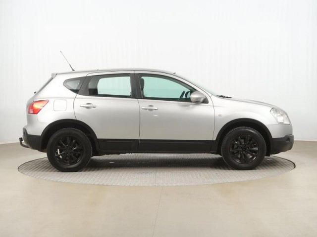 Nissan Qashqai  1.6 