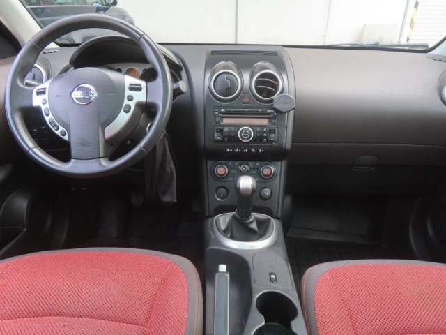 Nissan Qashqai  1.6 