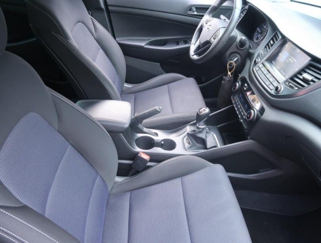 Hyundai Tucson  1.7 CRDi Trikolor