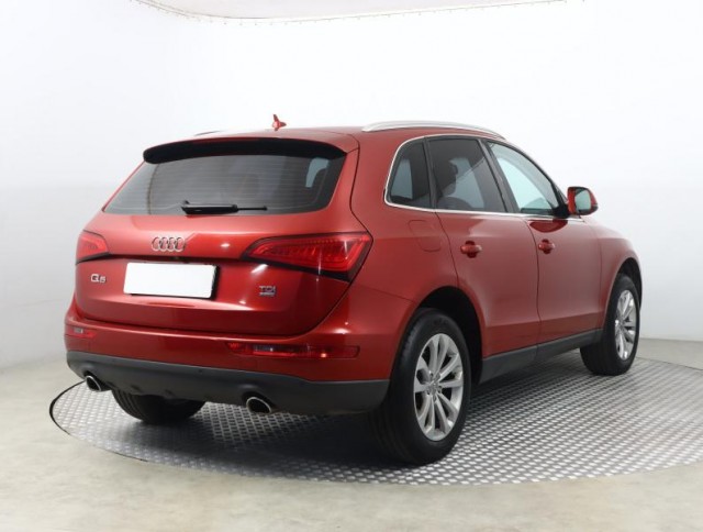 Audi Q5  3.0 TDI S line