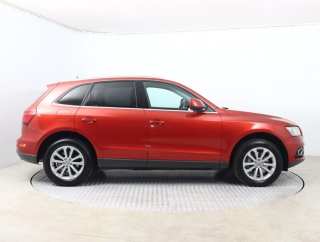 Audi Q5  3.0 TDI S line