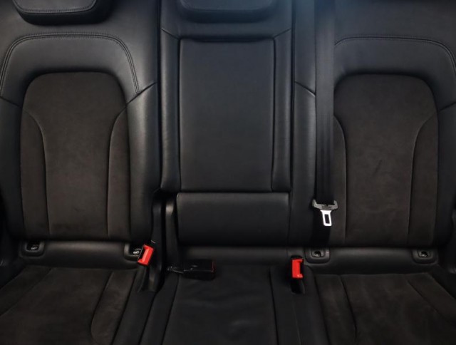 Audi Q5  3.0 TDI S line