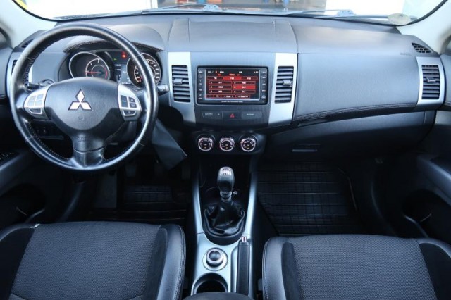 Mitsubishi Outlander  2.2 DI-D 