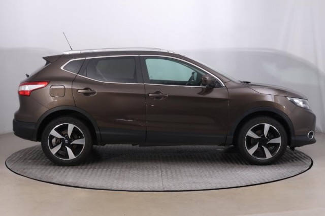 Nissan Qashqai  1.2 DIG-T N-Connecta
