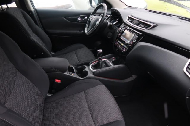 Nissan Qashqai  1.2 DIG-T N-Connecta