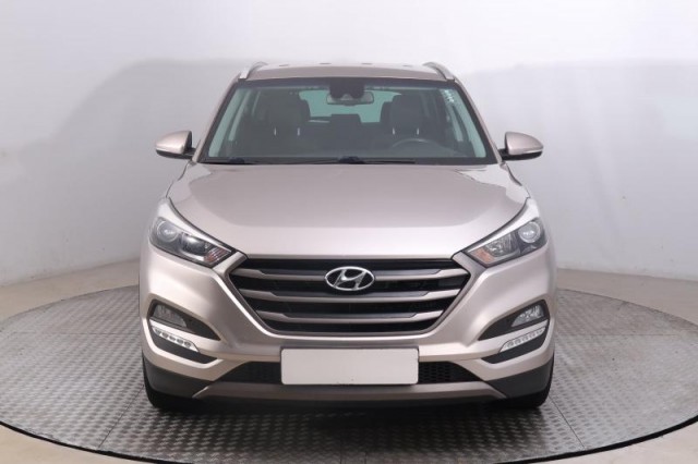 Hyundai Tucson  1.7 CRDi Trikolor