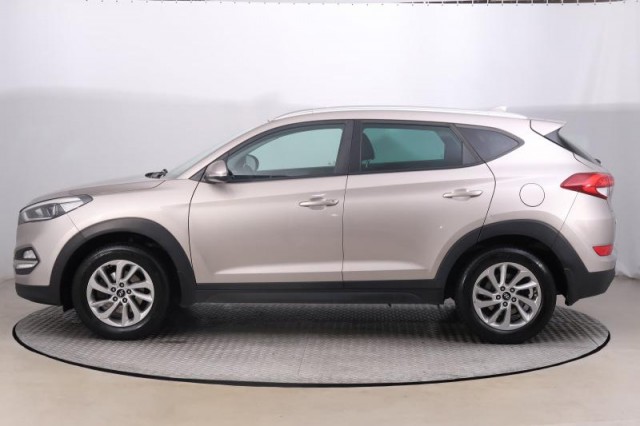 Hyundai Tucson  1.7 CRDi Trikolor