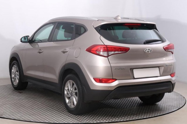 Hyundai Tucson  1.7 CRDi Trikolor