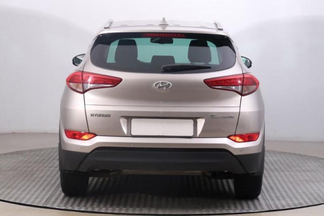 Hyundai Tucson  1.7 CRDi Trikolor