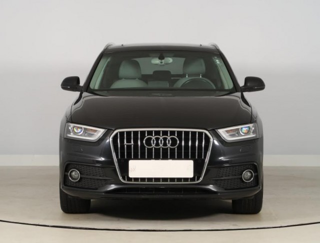 Audi Q3  2.0 TDI S line