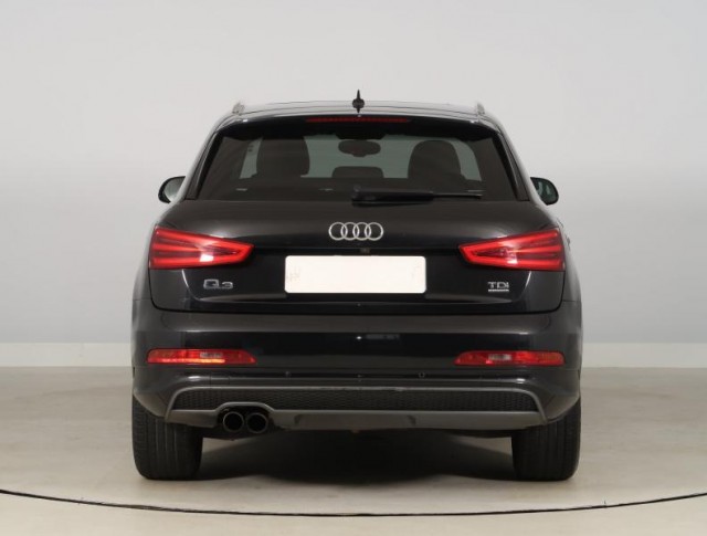 Audi Q3  2.0 TDI S line