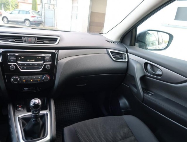 Nissan Qashqai  1.2 DIG-T 