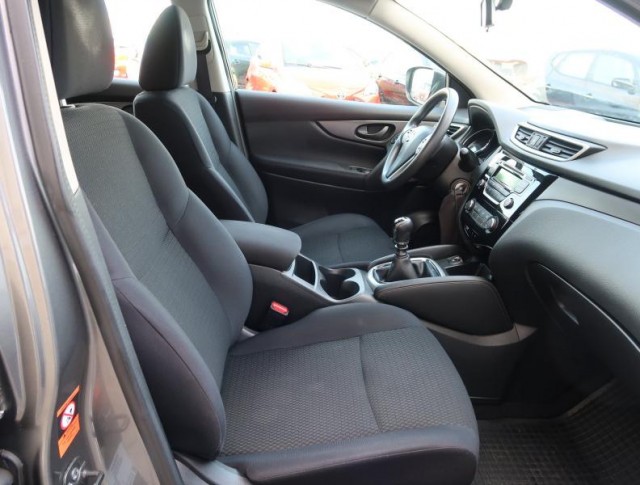 Nissan Qashqai  1.2 DIG-T 