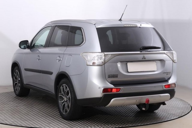 Mitsubishi Outlander  2.2 DI-D 