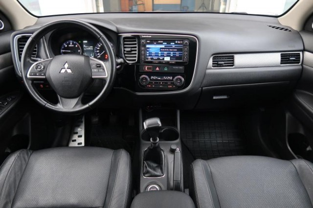 Mitsubishi Outlander  2.2 DI-D 