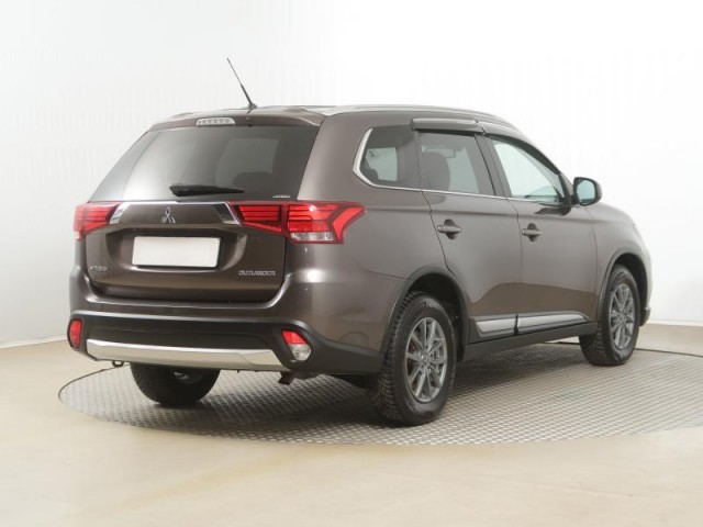 Mitsubishi Outlander  2.2 DI-D 