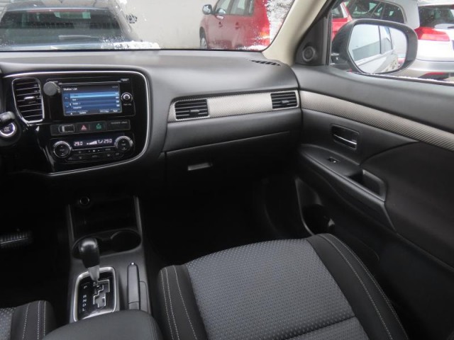 Mitsubishi Outlander  2.2 DI-D 