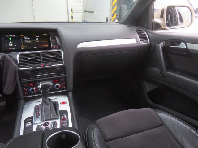 Audi Q7  3.0 TDI S-Line