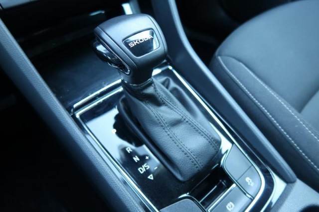 Škoda Karoq  1.5 TSI Fresh