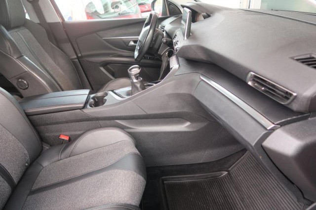 Peugeot 3008  1.2 PureTech Active