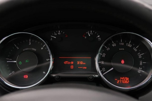 Peugeot 5008  2.0 BlueHDi 