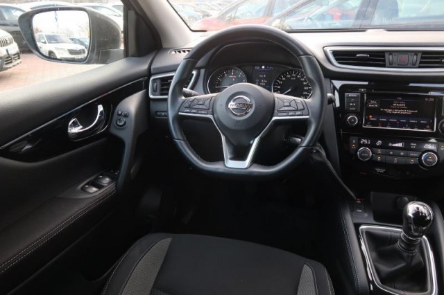 Nissan Qashqai  1.3 DIG-T 