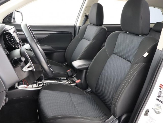 Mitsubishi Outlander  2.0 Intense