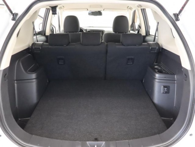 Mitsubishi Outlander  2.0 Intense