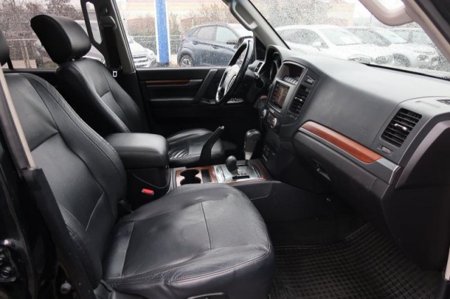 Mitsubishi Pajero  3.2 DI-D 