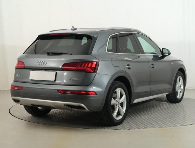 Audi Q5  2.0 TDI 