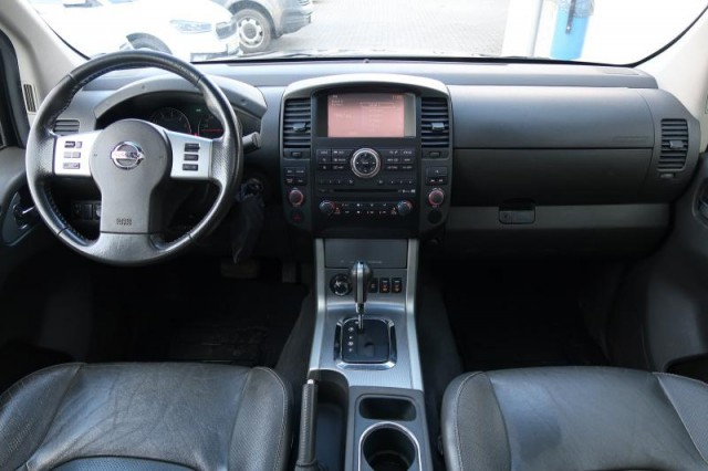 Nissan Navara  3.0 dCi 