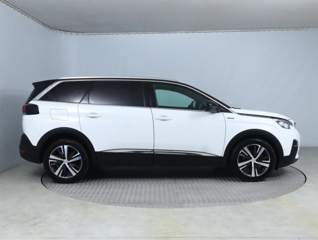 Peugeot 5008  2.0 BlueHDi 