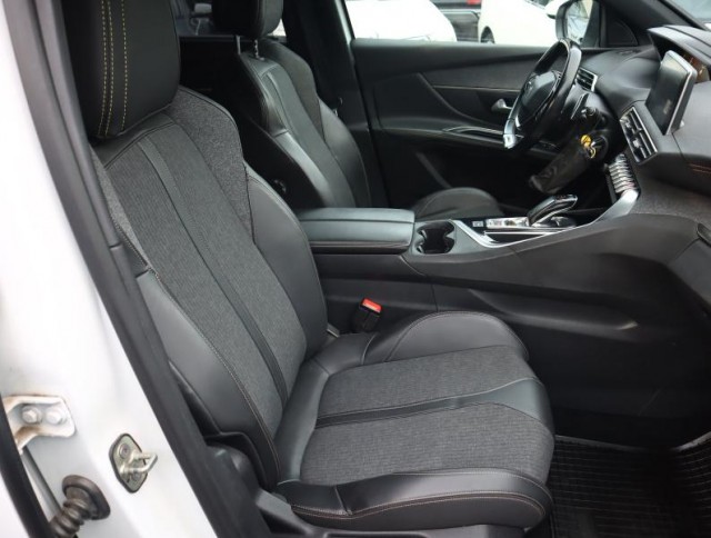 Peugeot 5008  2.0 BlueHDi 