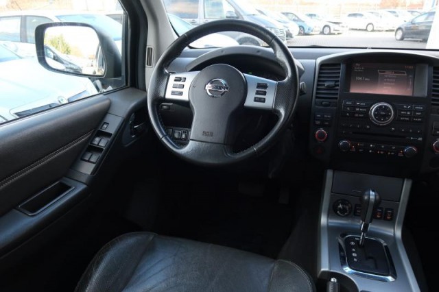 Nissan Navara  3.0 dCi 