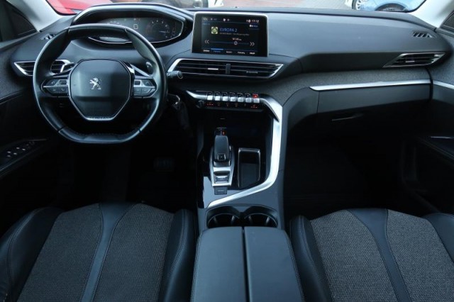 Peugeot 5008  PureTech 180 