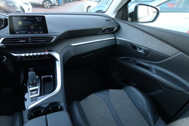 Peugeot 5008  PureTech 180 