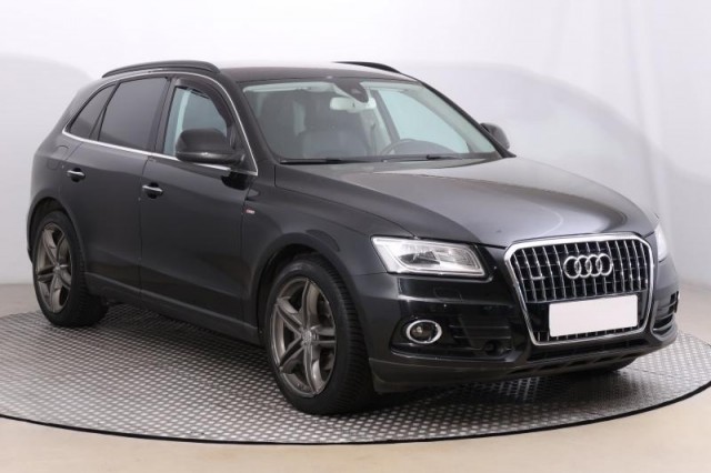Audi Q5  2.0 TDI S line