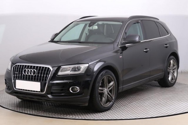 Audi Q5  2.0 TDI S line