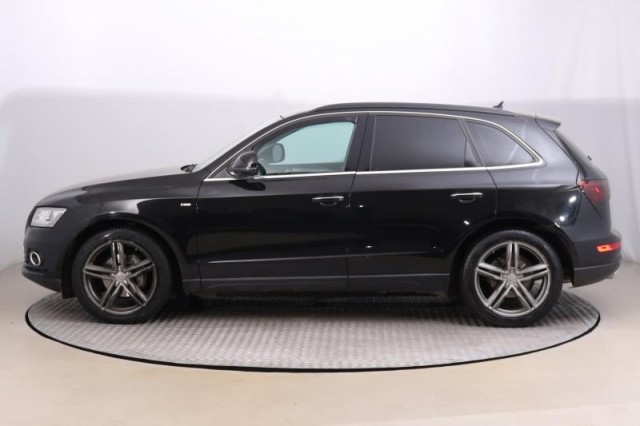 Audi Q5  2.0 TDI S line