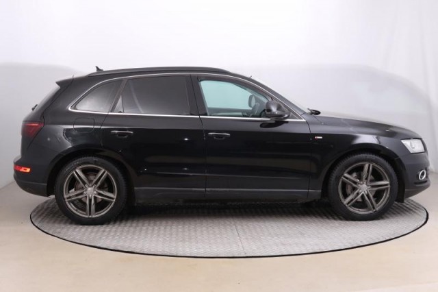 Audi Q5  2.0 TDI S line