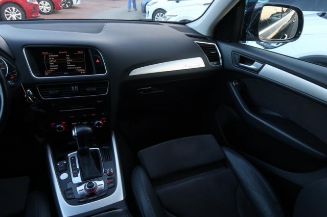 Audi Q5  2.0 TDI S line