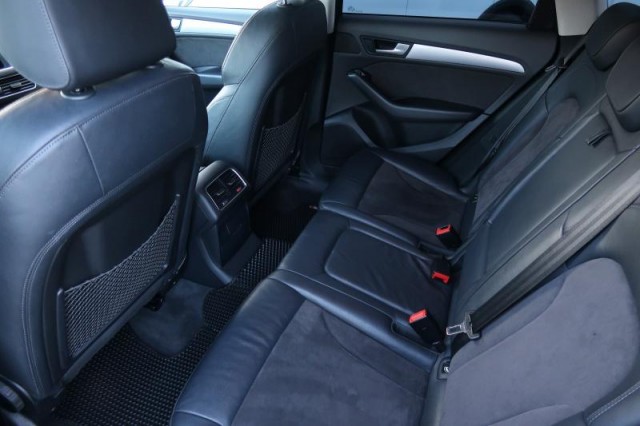 Audi Q5  2.0 TDI S line