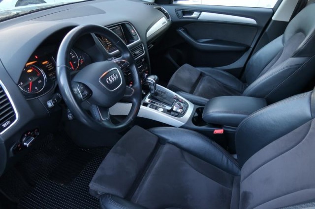 Audi Q5  2.0 TDI S line