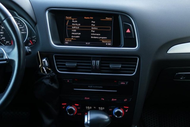 Audi Q5  2.0 TDI S line