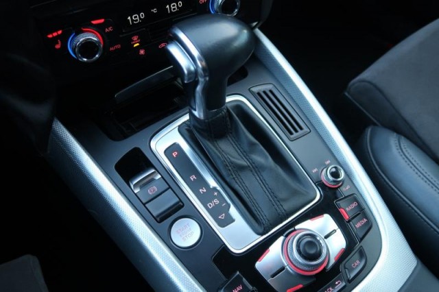 Audi Q5  2.0 TDI S line