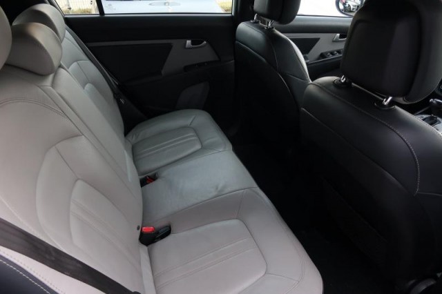 Kia Sportage  2.0 CRDi 