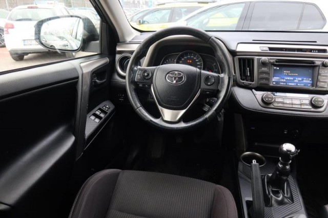 Toyota RAV 4  2.0 VVT-i Active